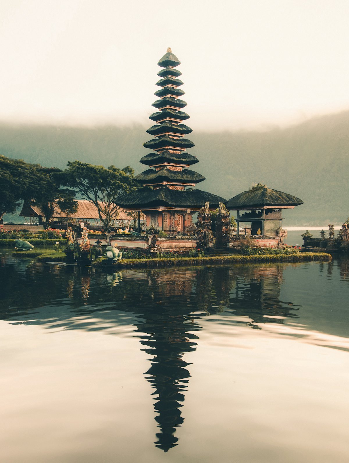 Bali — Temples, beaches & rice terraces
